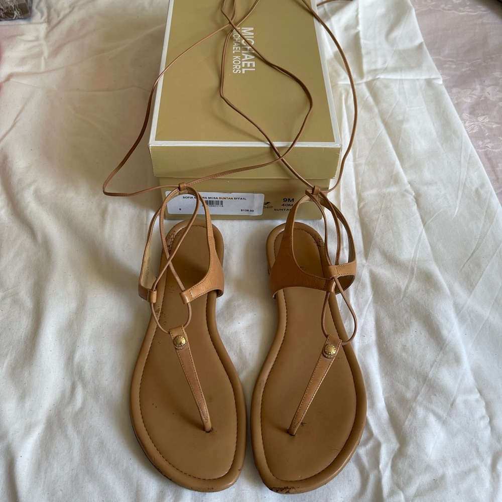 Michael Kors tan gladiator sandals. Size:9
